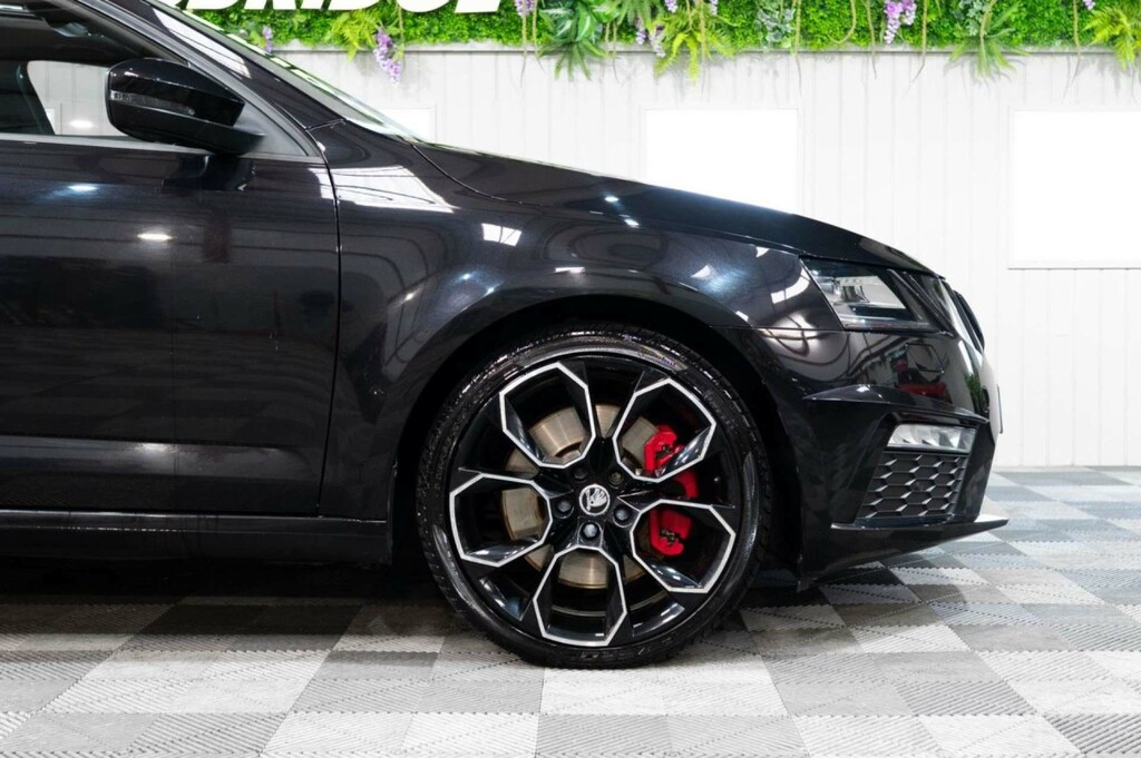 Skoda Octavia Vrs Challenge Estate Dsg Euro 6 Ss  #6