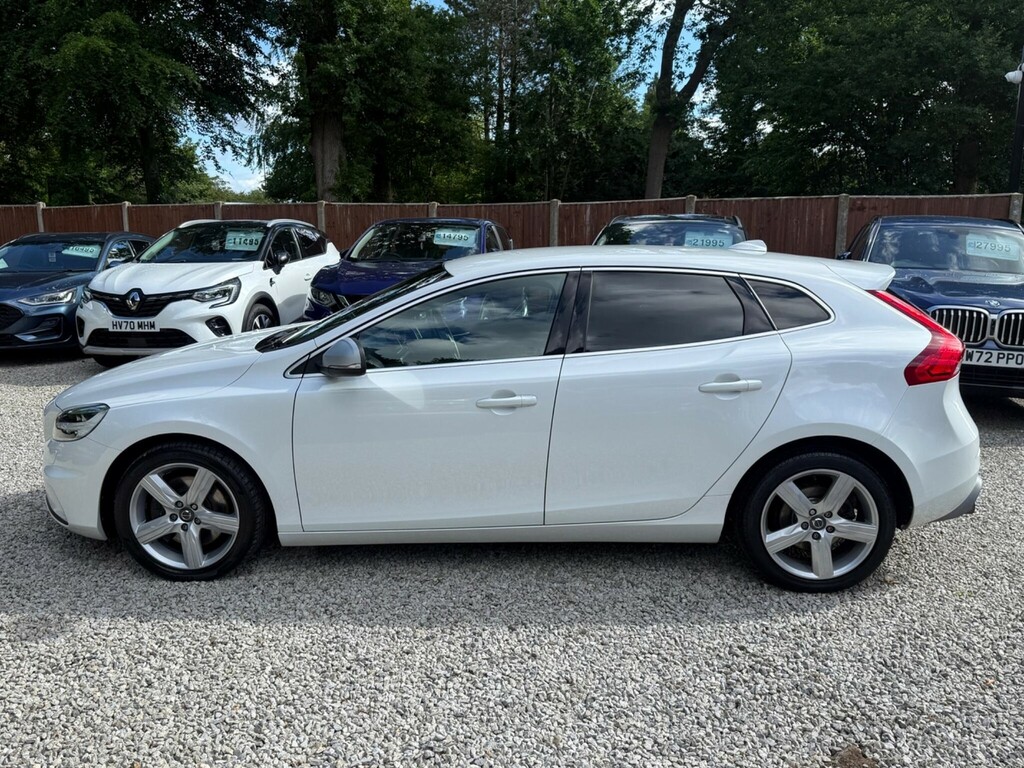 Volvo V40 2.0 D3 R-design Nav Plus Euro 6 Ss White #4