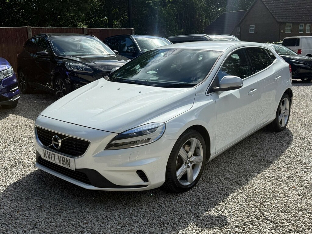 Volvo V40 2.0 D3 R-design Nav Plus Euro 6 Ss White #3