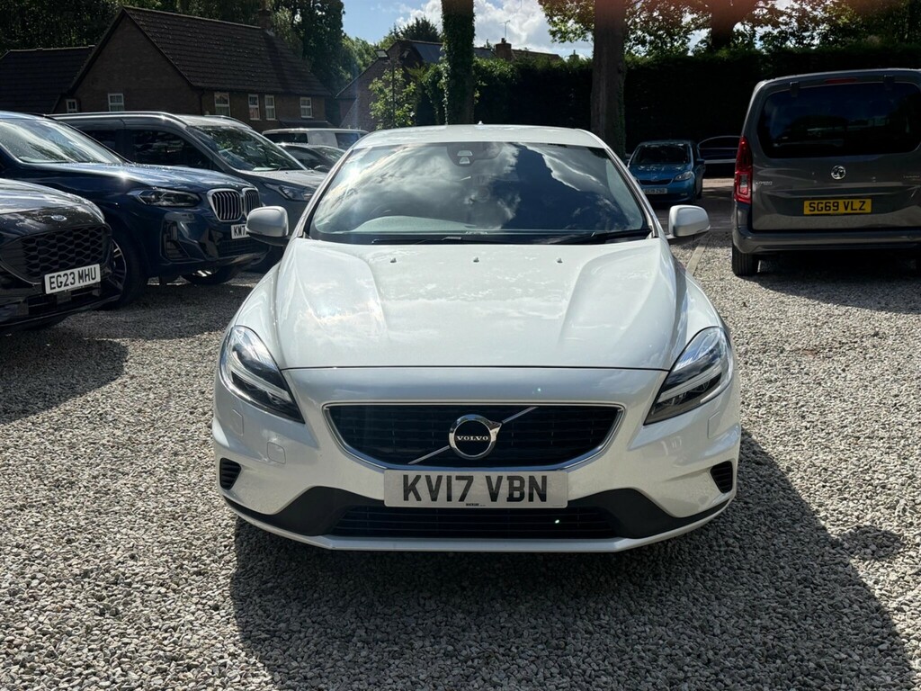 Volvo V40 2.0 D3 R-design Nav Plus Euro 6 Ss White #2