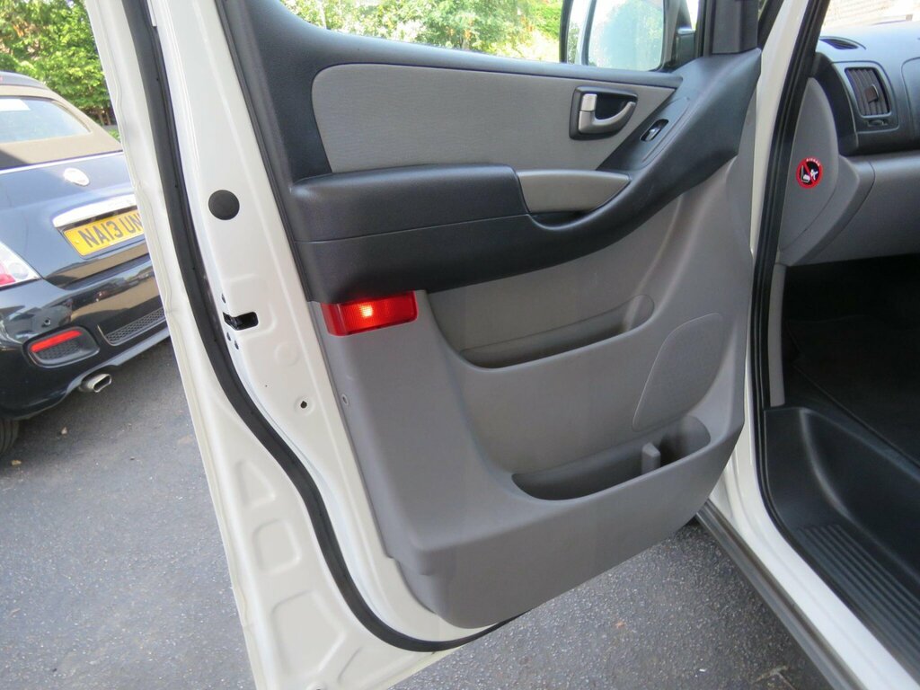 Hyundai I800 Crdi Style Silver #36