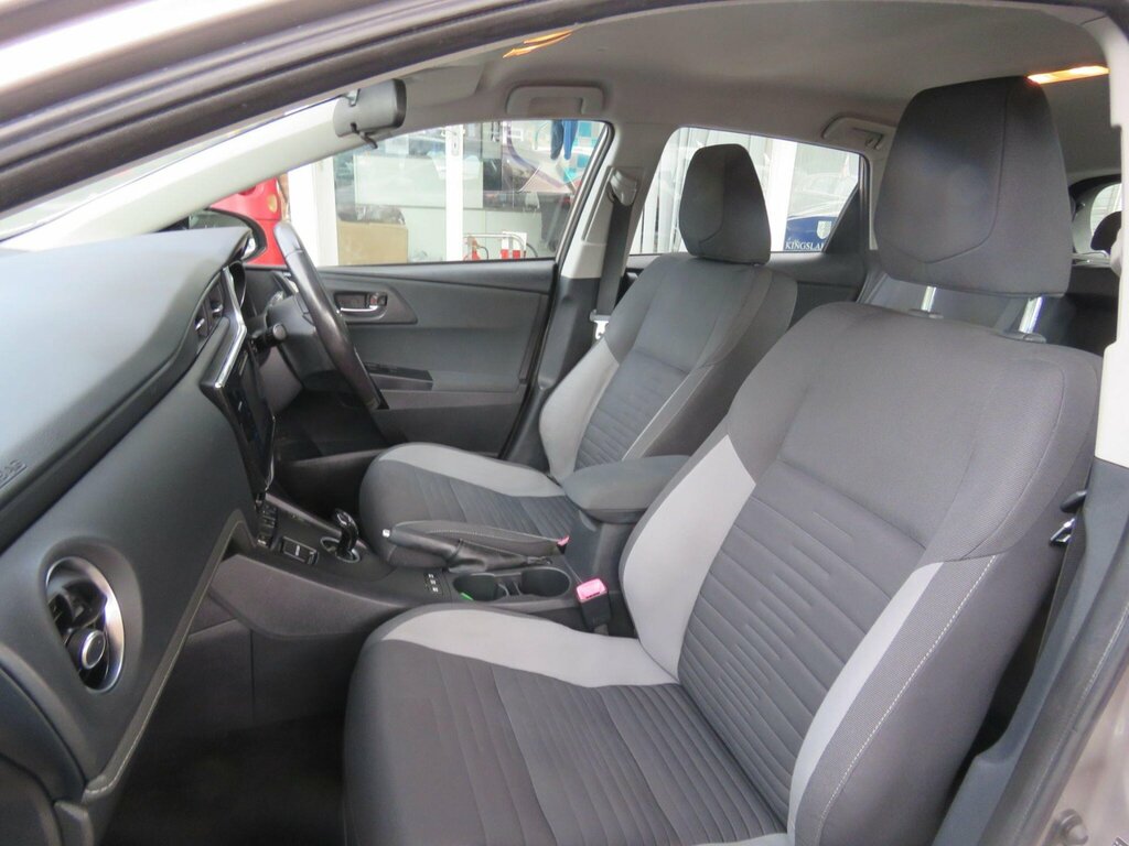 Toyota Auris 2016 16 1.8 Blue #16