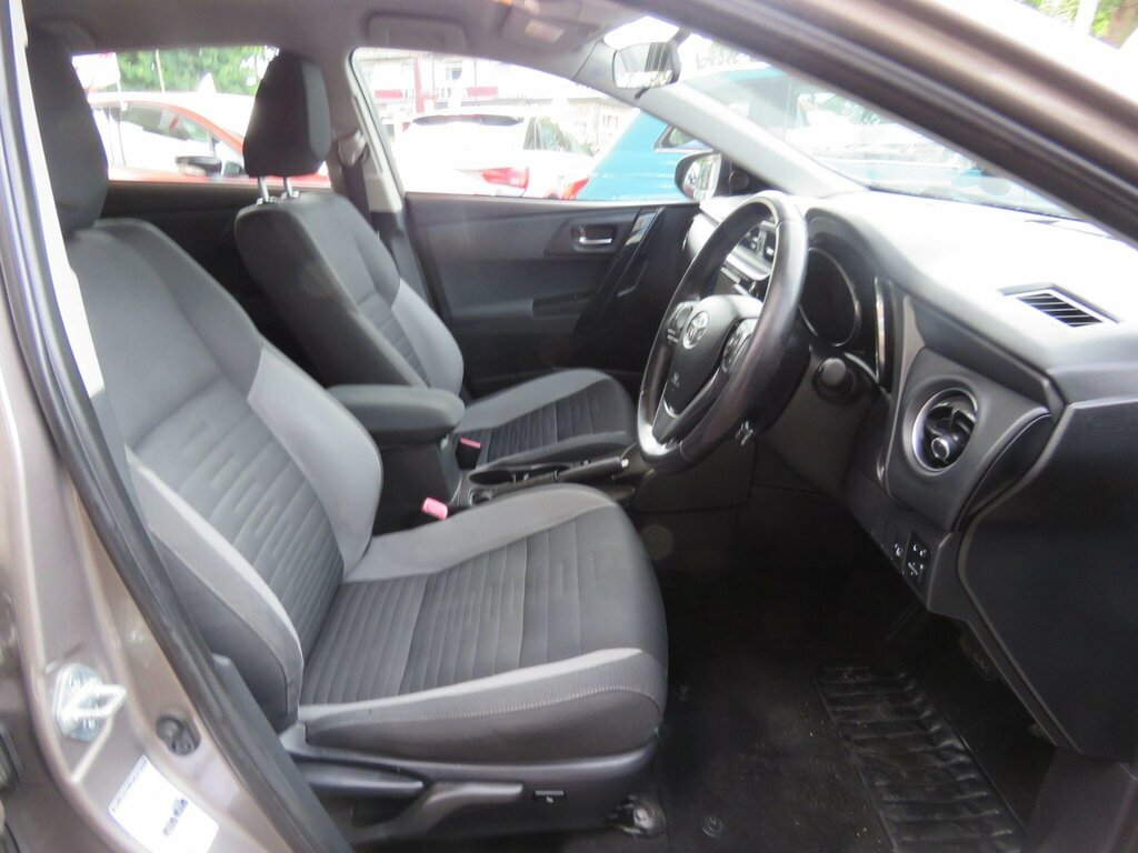Toyota Auris 2016 16 1.8 Blue #21