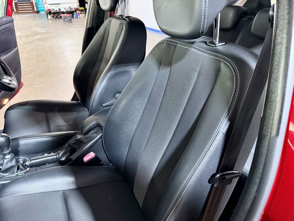 Renault Megane Hatchback 1.5 Dci Dynamique Nav Euro 6 Ss Black #54