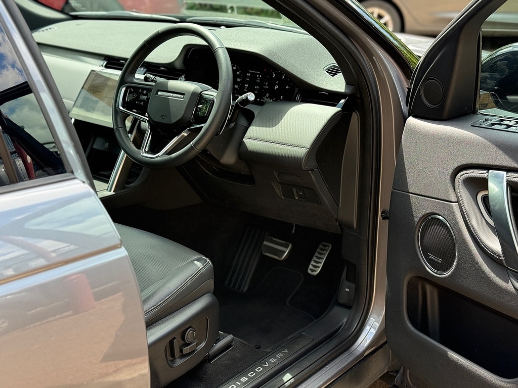 Land Rover Discovery Sport D200 Mhev Dynamic Se U5387 Ulez Grey