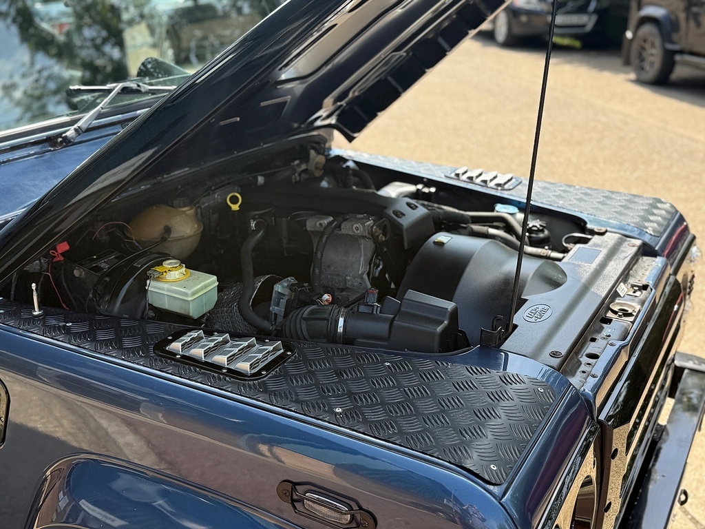 Land Rover Defender 110 2.4 Tdci Pickup Red #20