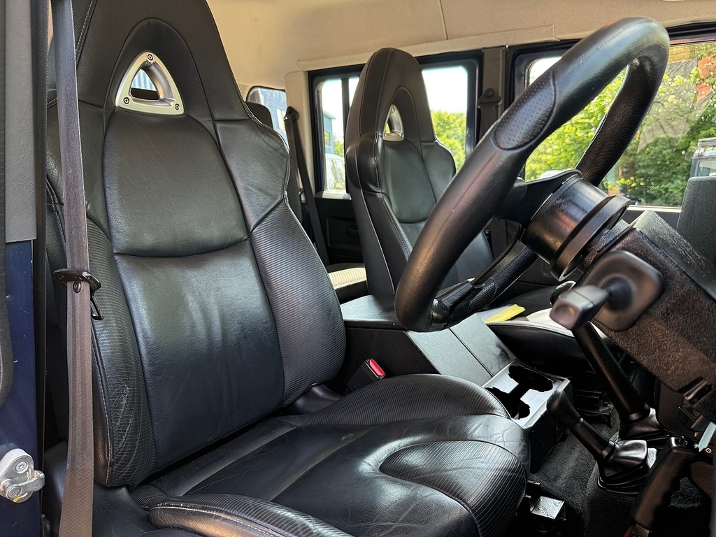 Land Rover Defender 110 2.4Tdci Doublecab Pickup U5402 Blue #2