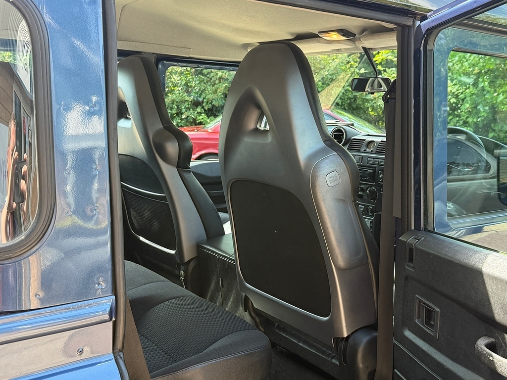 Land Rover Defender 110 2.4 Tdci Pickup Red #36