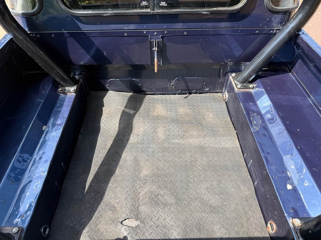 Land Rover Defender 110 2.4 Tdci Pickup Red #10