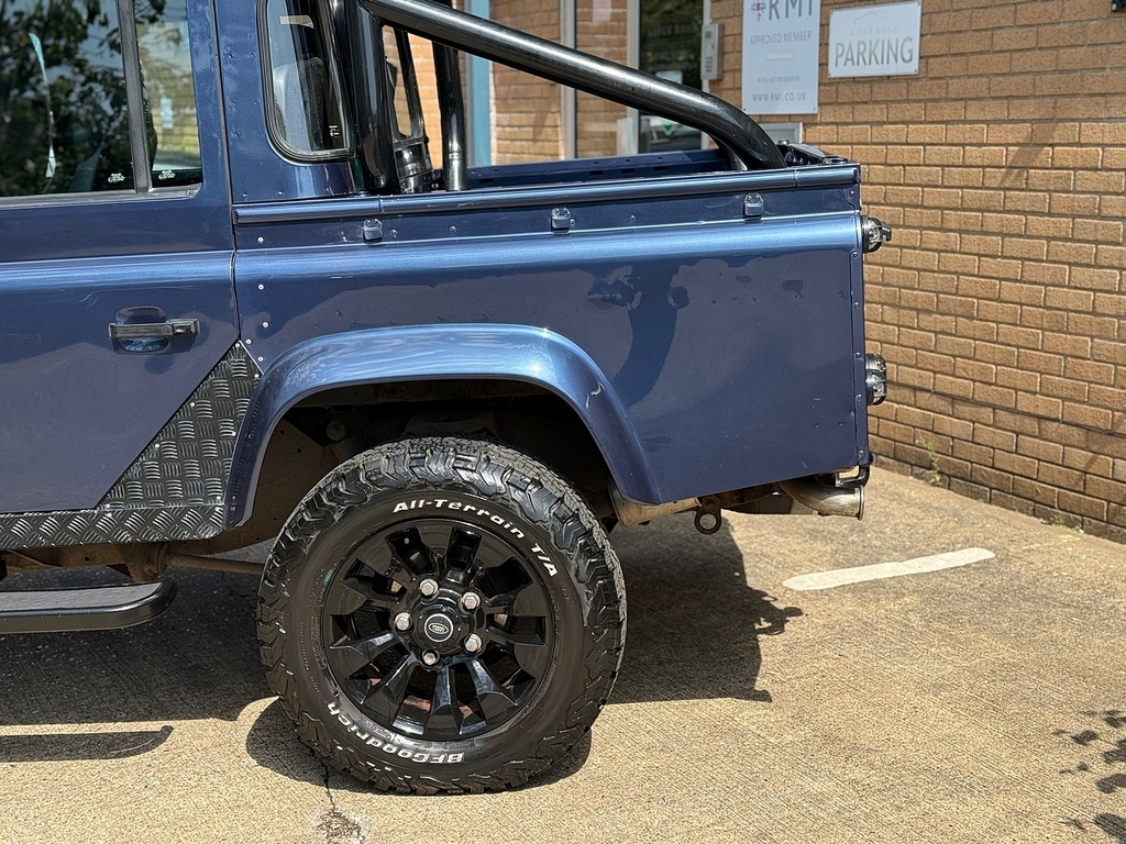 Land Rover Defender 110 2.4 Tdci Pickup Red #7