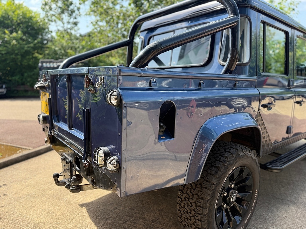 Land Rover Defender 110 2.4 Tdci Pickup Red #9