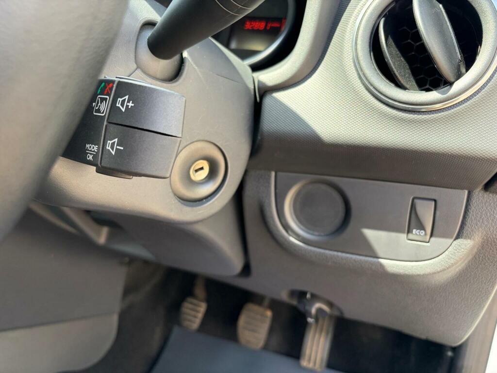Dacia Sandero Stepway 0.9 Tce Essential Hatchback Euro Red #18