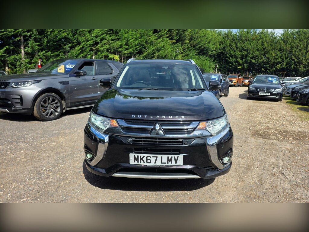 Mitsubishi Outlander 2.0H 12Kwh 4Hs Cvt 4Wd Euro 6 Ss MK67LMV Black #4