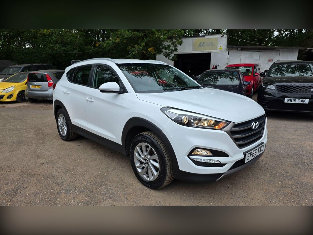 Hyundai Tucson 1.7 Crdi Blue Drive Se Euro 6 Ss White