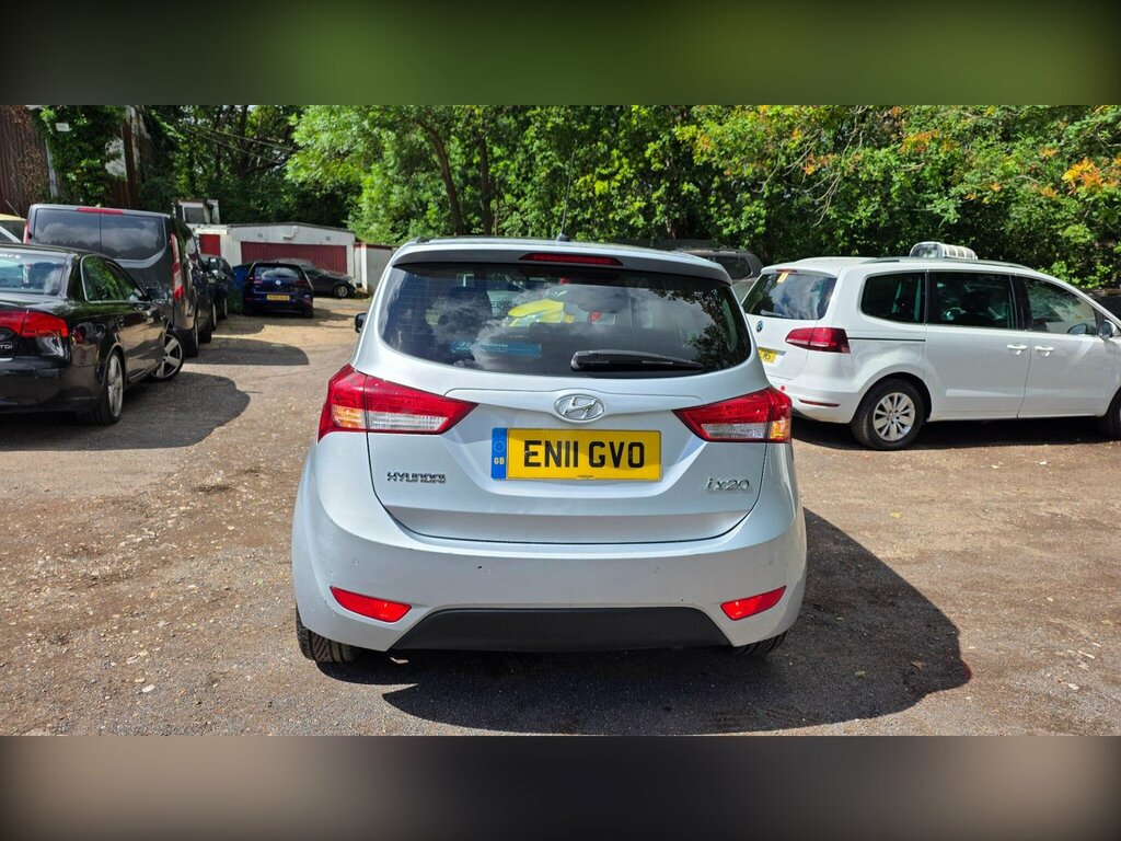 Hyundai Ix20 1.6 Style Euro 5 Silver #3
