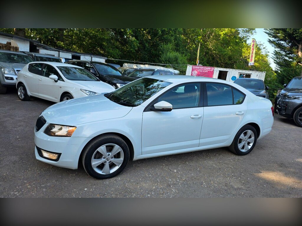 Skoda Octavia 1.6 Tdi Greenline III Euro 5 Ss White #2