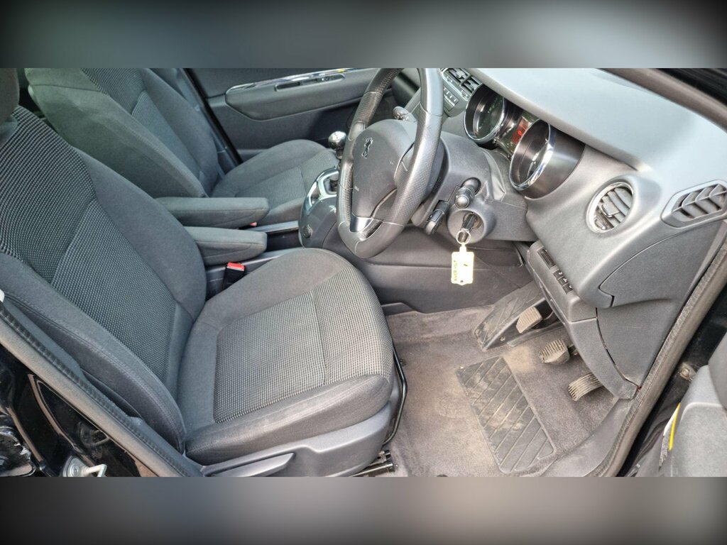 Peugeot 5008 1.6 E-hdi Active Egc Euro 5 Ss Black #41