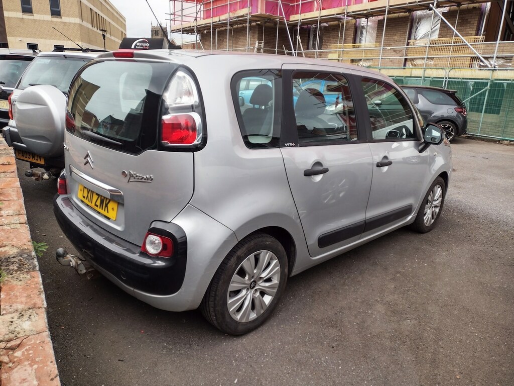 Citroen C3 Picasso 1.6 Hdi 8V Connexion Silver #4