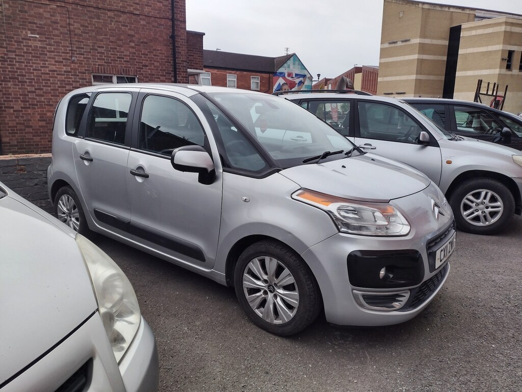 Citroen C3 Picasso 1.6 Hdi 8V Connexion Silver #2