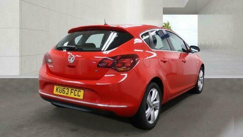 Vauxhall Astra 1.6 16V Sri Red #3