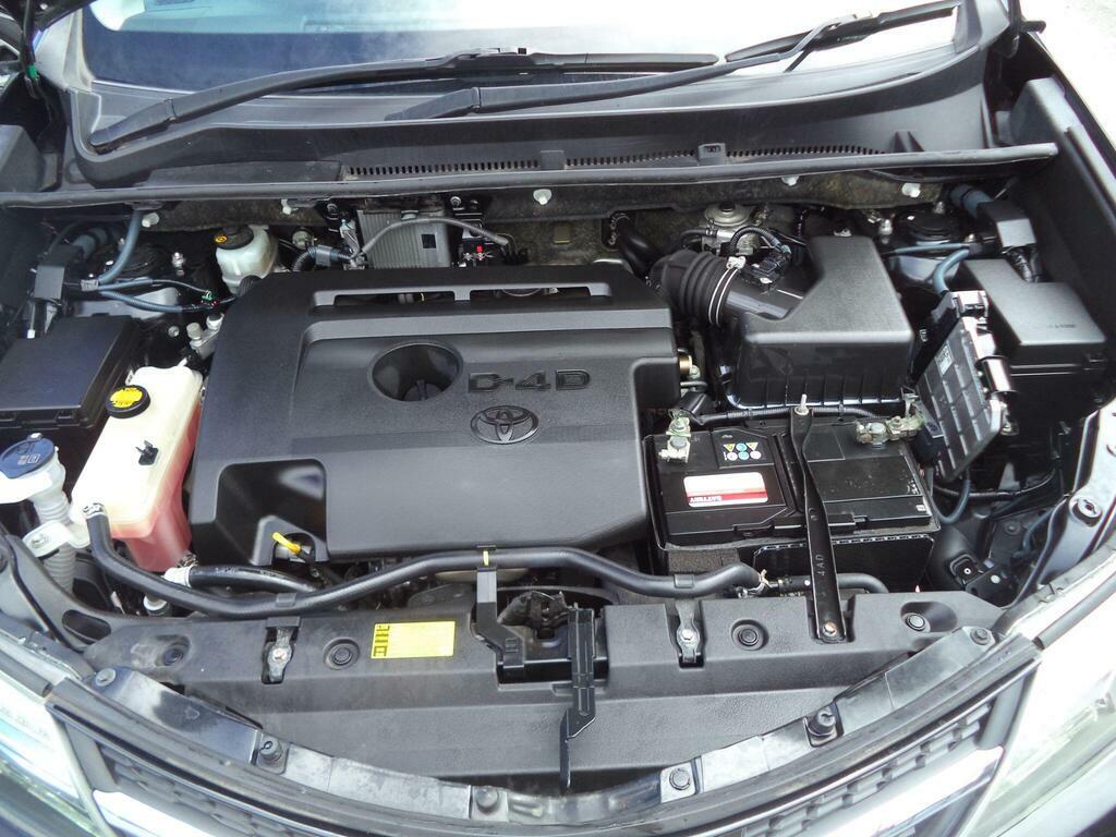 Toyota Rav 4 2.2 D-cat Invincible White #52