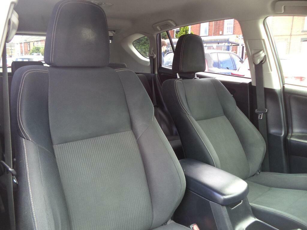 Toyota Rav 4 2.2 D-cat Invincible White #29
