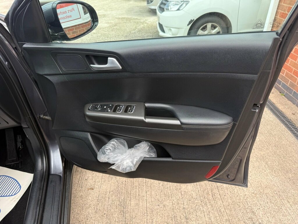 Kia Sportage 2.0 Crdi Gt-line White #30
