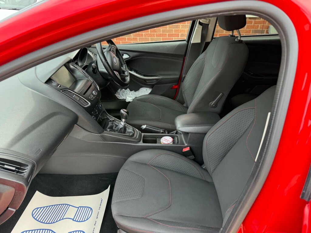 Ford Focus 1.0 Ecoboost Zetec Grey #17