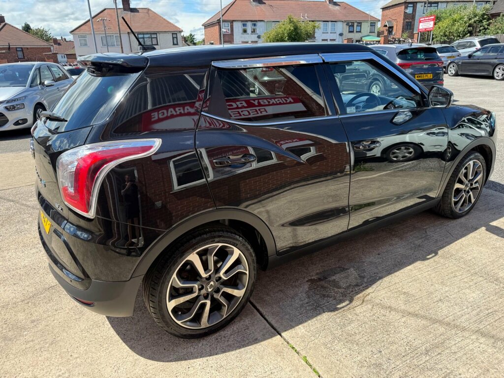SsangYong Tivoli 1.6 E-xdi Elx Euro 6 Black #4