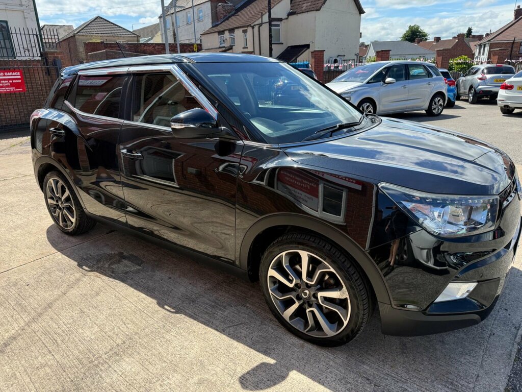 SsangYong Tivoli 1.6 E-xdi Elx Euro 6 Black #2