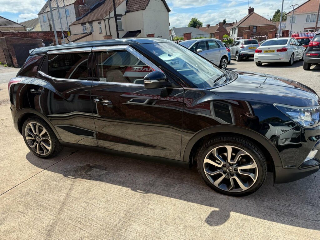SsangYong Tivoli 1.6 E-xdi Elx Euro 6 Black #6