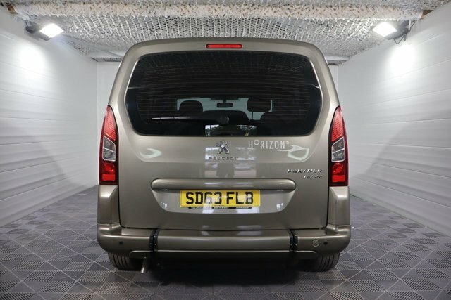 Peugeot Partner Tepee 1.6 Hdi Tepee S Mpv 135 G Km 92 Brown #5