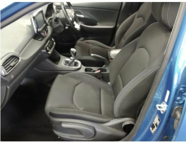 Hyundai I30 Hatchback White #7
