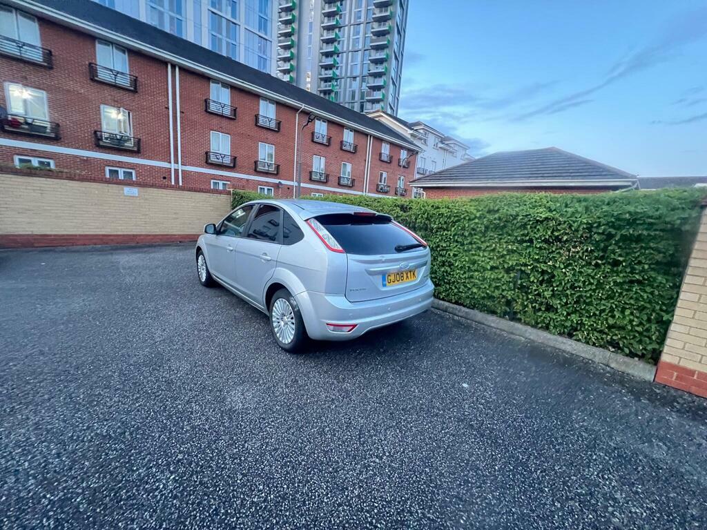 Ford Focus Titanium Blue #56