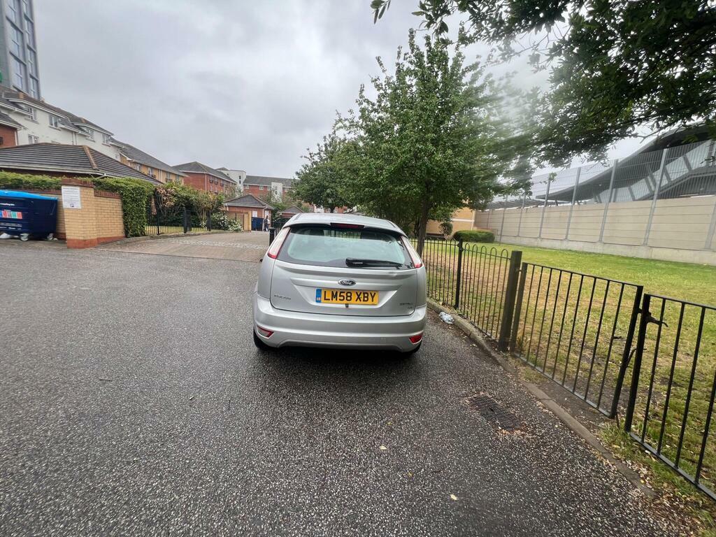 Ford Focus 1.6 Titanium Grey #9
