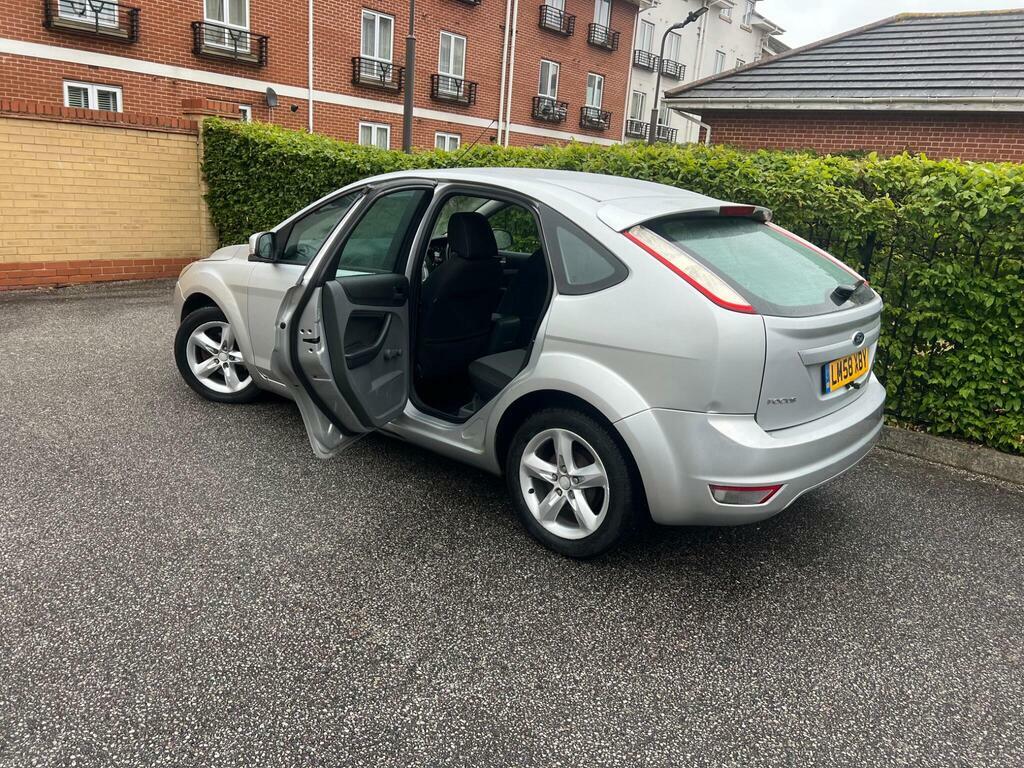 Ford Focus 1.6 Titanium Grey #64