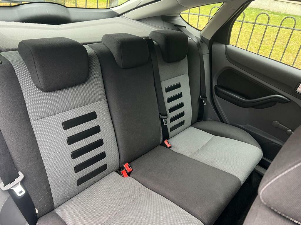 Ford Focus 1.6 Titanium Grey #16