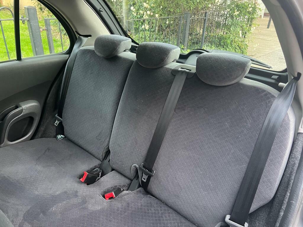 Nissan Micra Hatchback 1.0 E 200303 Red #18