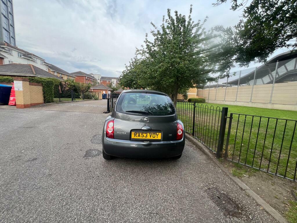 Nissan Micra Hatchback 1.0 E 200303 Red #10