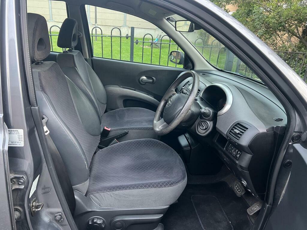 Nissan Micra Hatchback 1.0 E 200303 Red #11