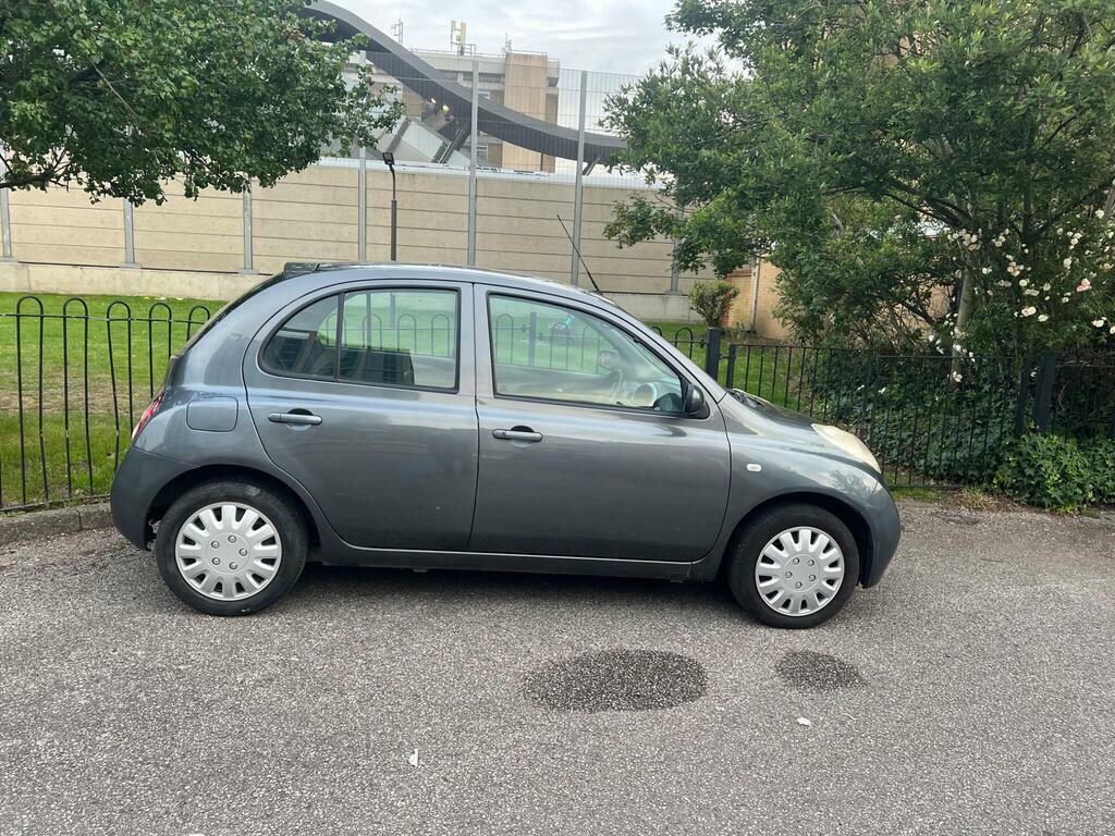 Nissan Micra Hatchback 1.0 E 200303 Red #7