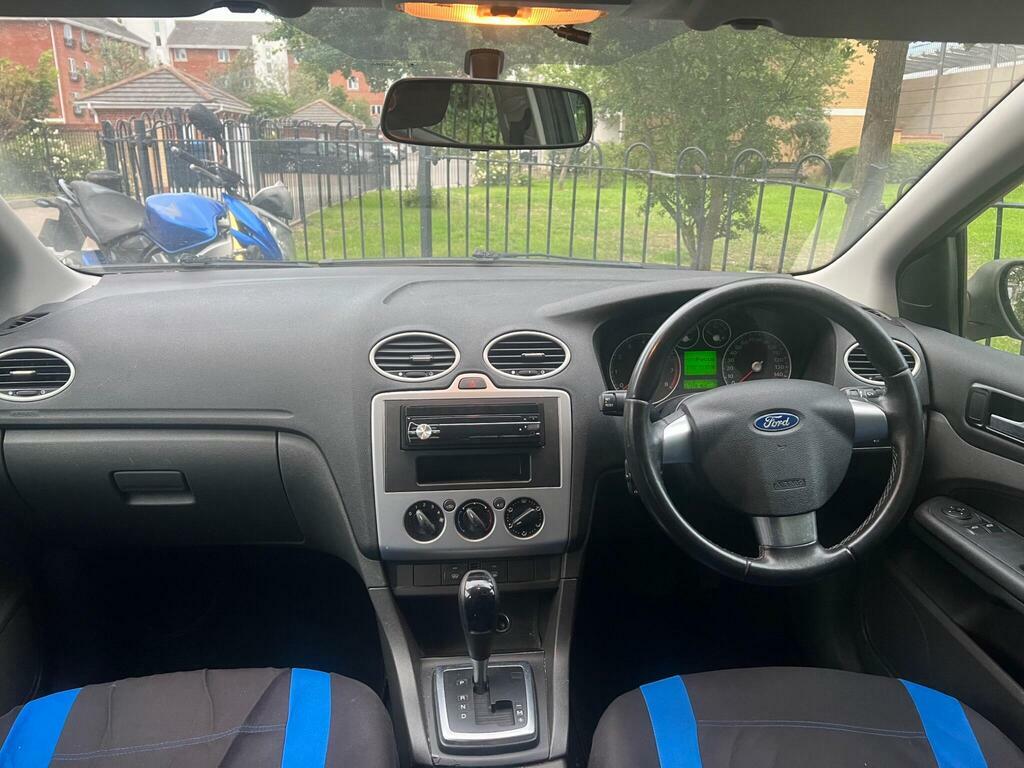 Ford Focus Zetec Climate 16V 5-Door Silver #20