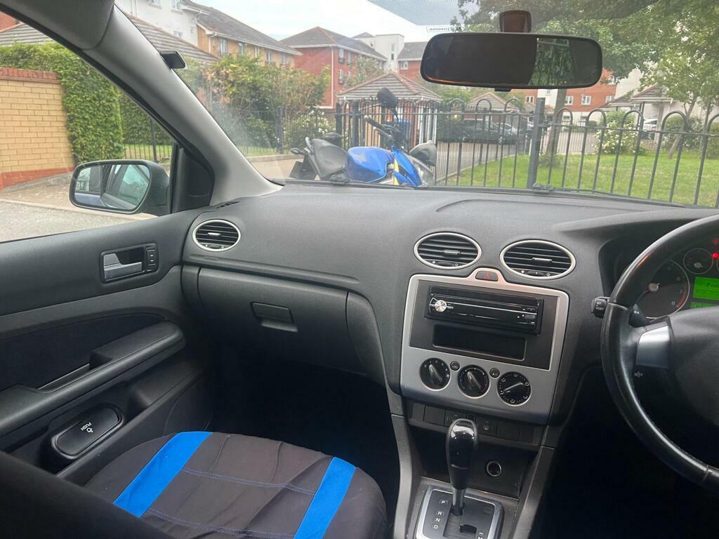 Ford Focus Zetec Climate 16V 5-Door Silver #19