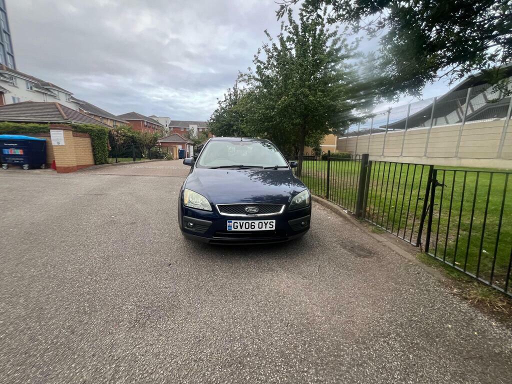 Ford Focus Zetec Climate 16V 5-Door Silver #8