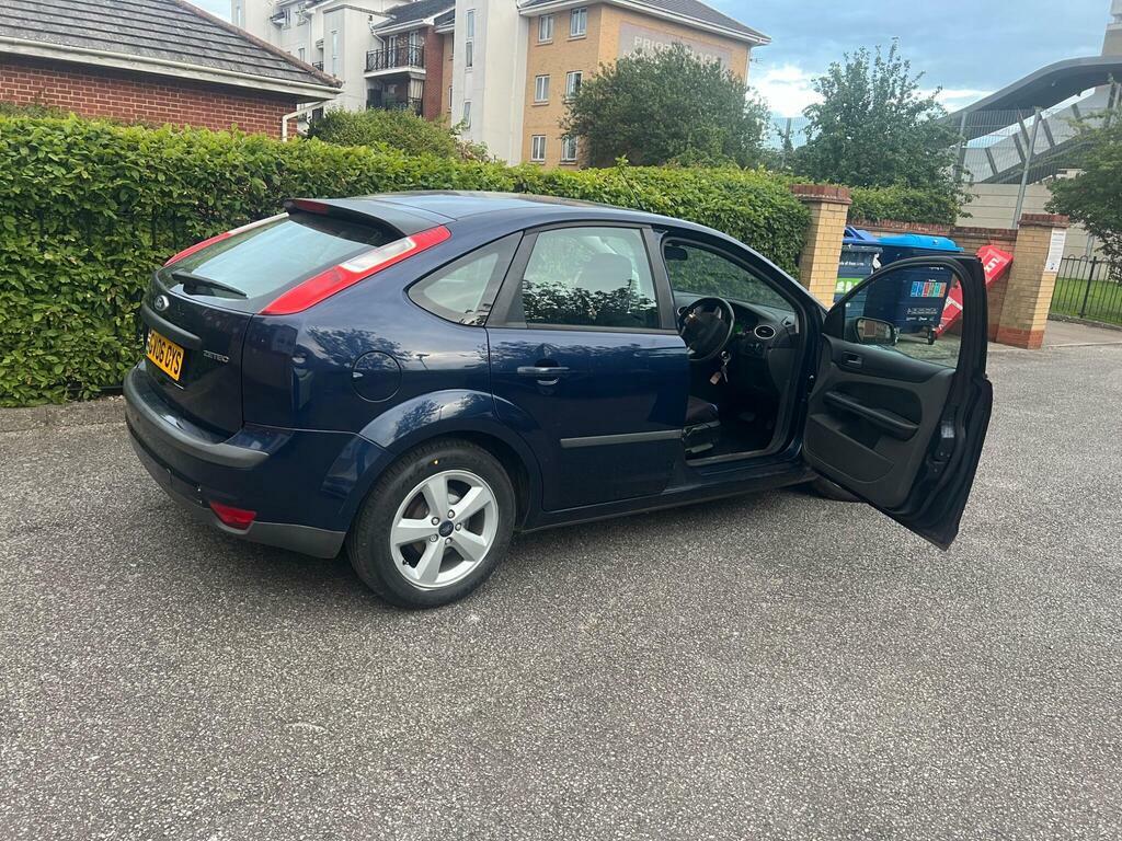 Ford Focus Zetec Climate 16V 5-Door Silver #56