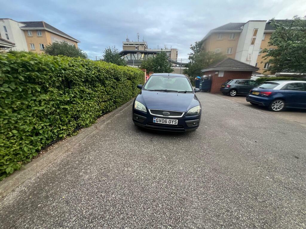 Ford Focus Zetec Climate 16V 5-Door Silver #42