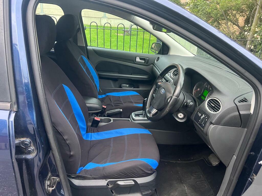 Ford Focus Zetec Climate 16V 5-Door Silver #10