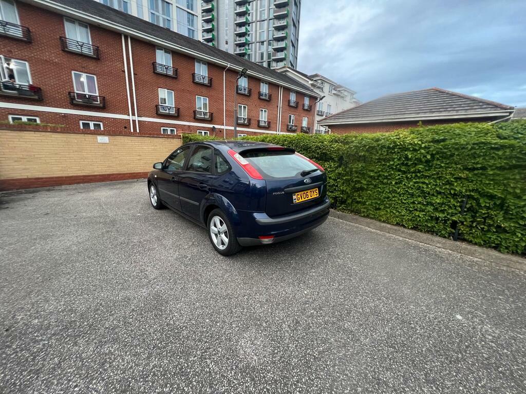 Ford Focus Zetec Climate 16V 5-Door Silver #41