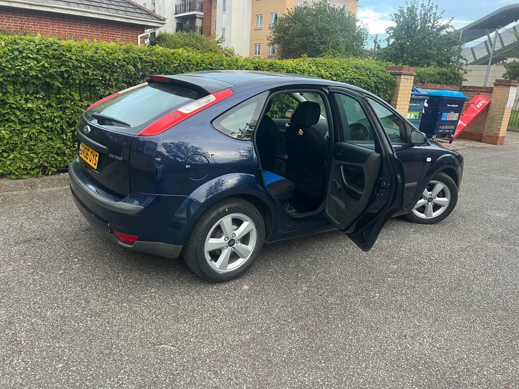 Ford Focus Zetec Climate 16V 5-Door Silver #60