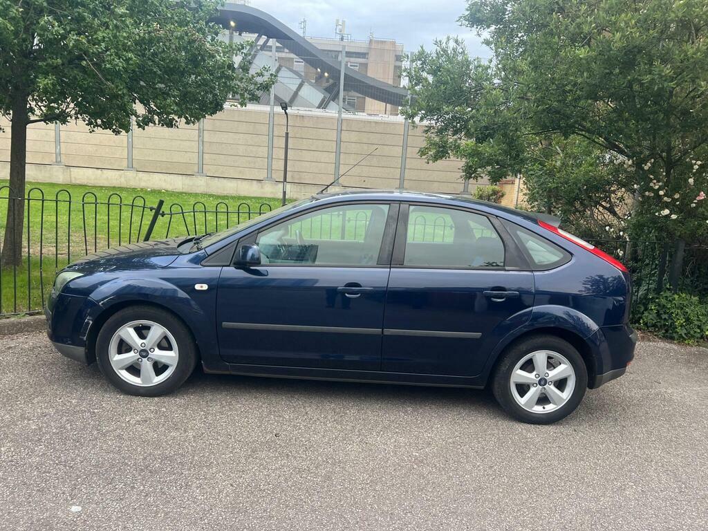 Ford Focus Zetec Climate 16V 5-Door Silver #7
